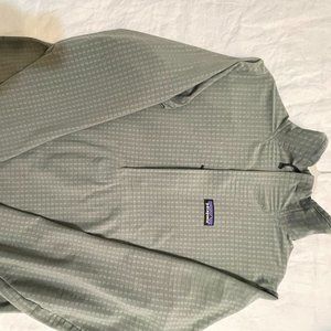 Mens Patagonia R1 - Medium - quarter zip